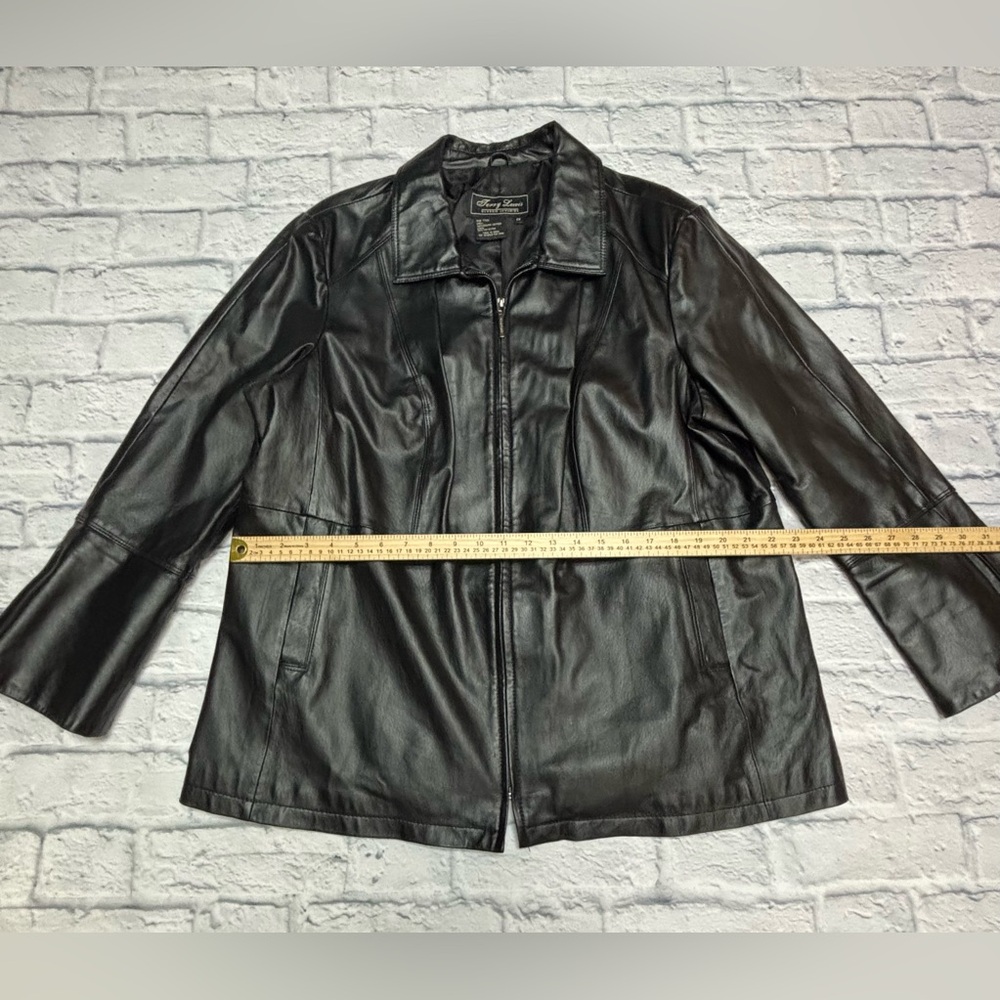 Terry Lewis Classic Luxuries Black Leather Jacket - Picture 4 of 5
